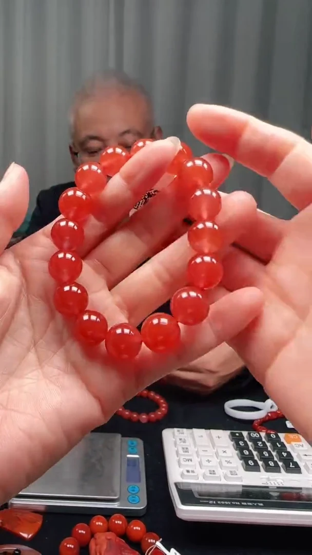 未镶嵌多样性发一件南红玛瑙【收藏级】13mm保山原矿圆珠单圈