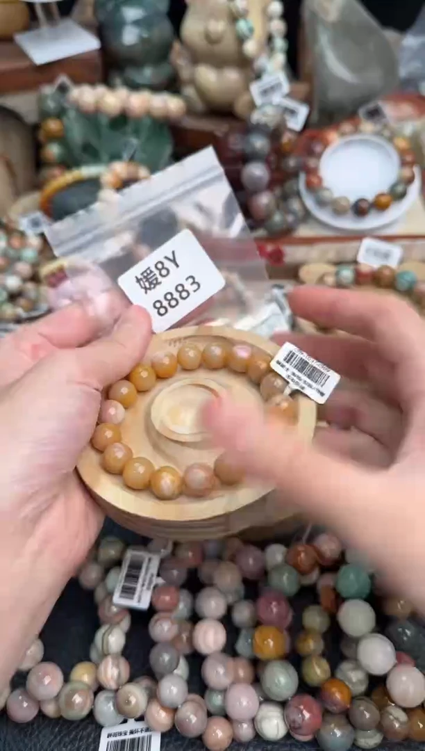 【闪购商品】石英质玉未镶嵌手链8Y8883