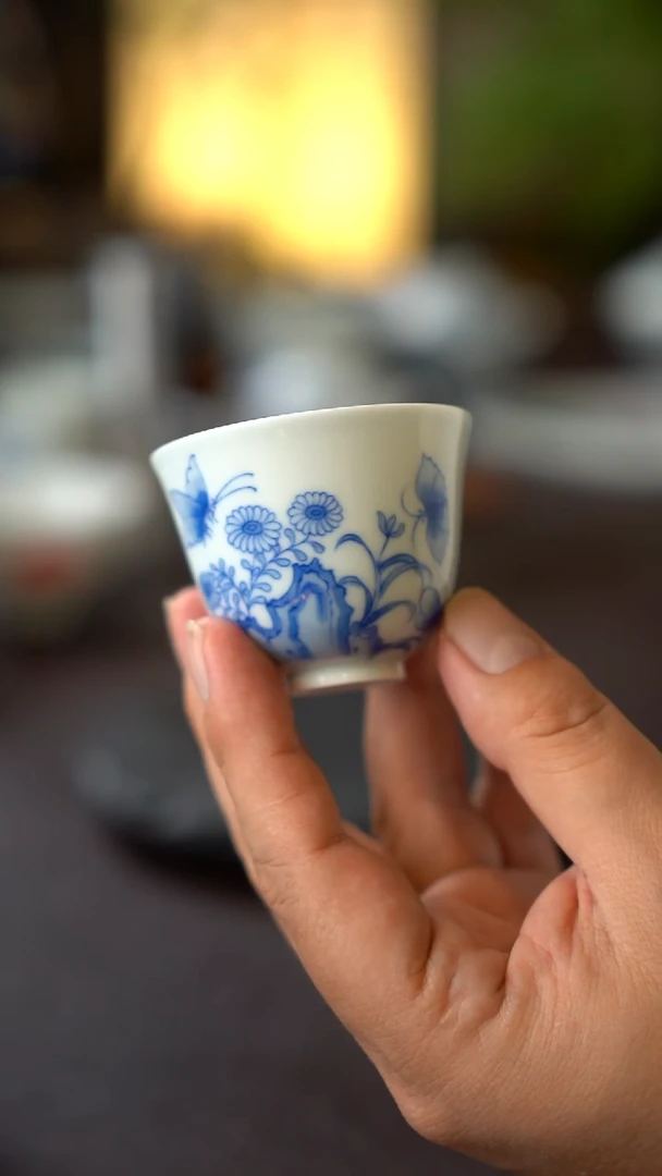 景德镇全手工手绘青花花卉小主人杯02号