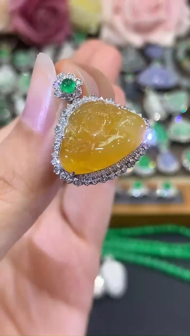 吊坠(不含链)18K金镶嵌翡翠B181