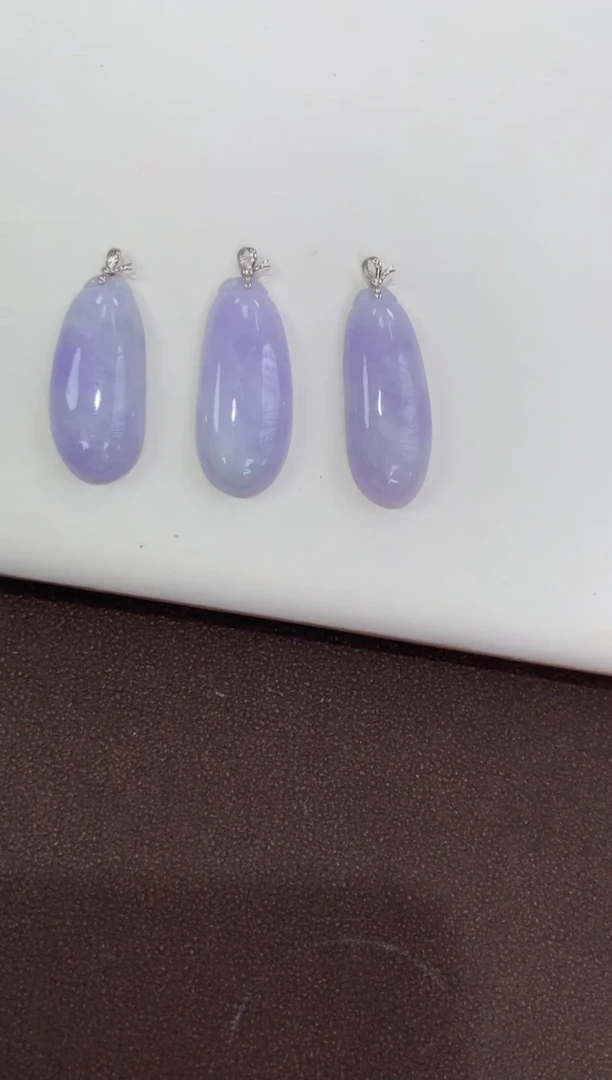 翡翠18K金镶嵌吊坠(赠链)天然缅甸a货翡翠(多样性发其一