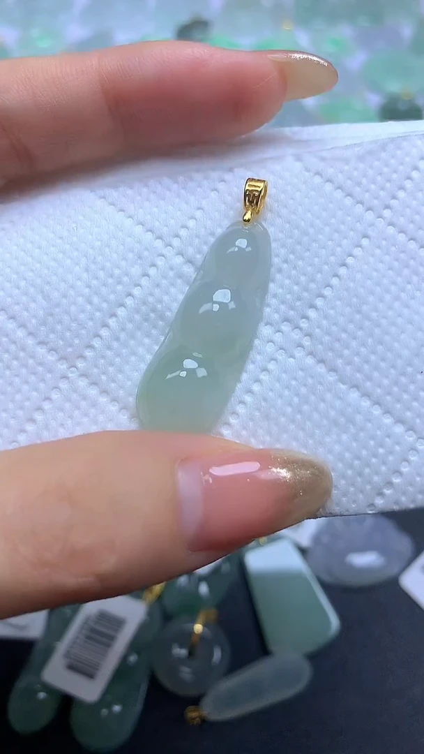 颈饰未镶嵌翡翠A货