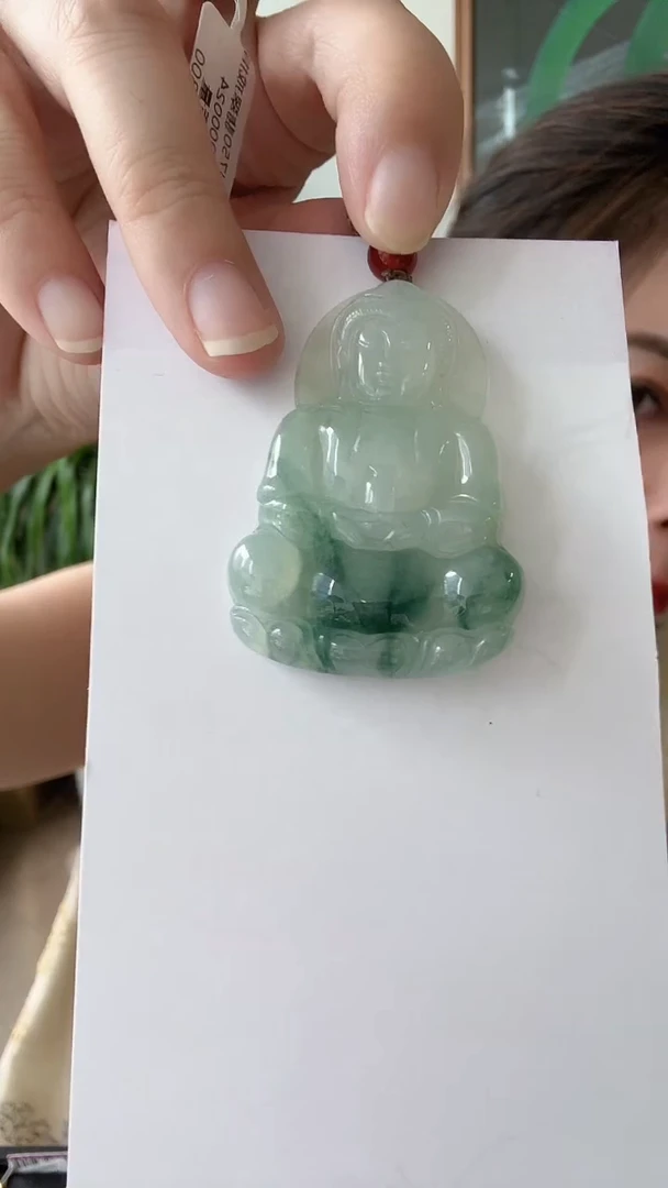 翡翠未镶嵌颈饰观音荣倩