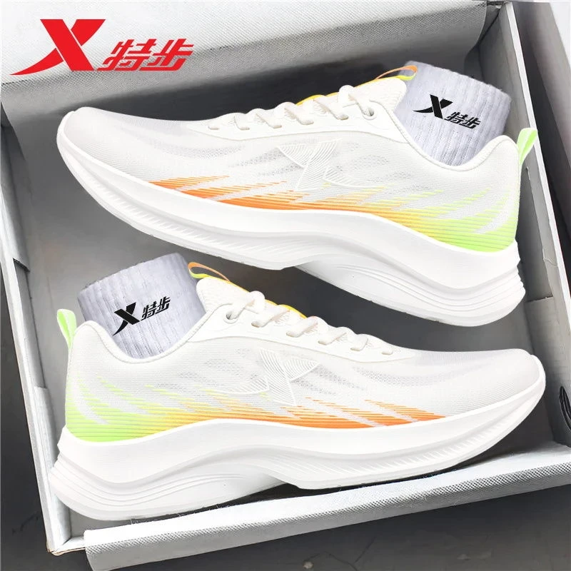 特步男鞋运动鞋2025新款男士冬季休闲鞋软底轻便男款跑步鞋正品