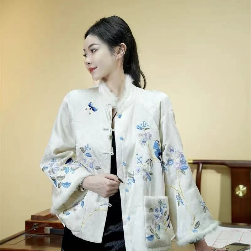 夹棉加厚冬季唐装提花刺绣毛边直襟盘扣棉袄外套纯白宽松-26