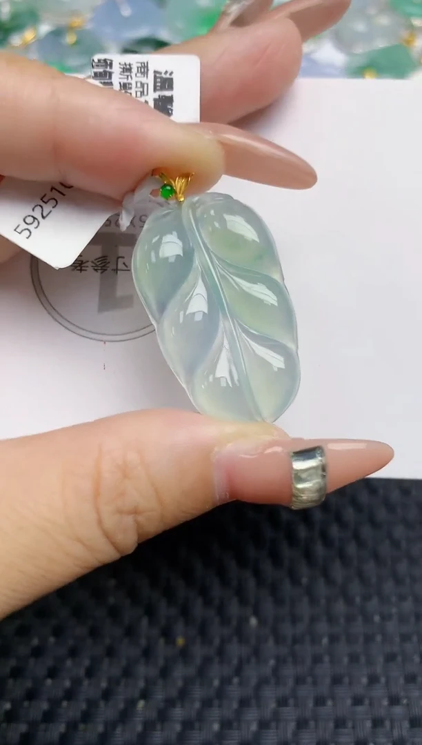 颈饰18K金镶嵌翡翠天然缅甸A货翡翠百元以上9元证书费自理