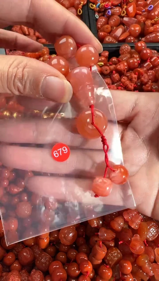 【闪购商品】南红玛瑙颈饰未镶嵌1