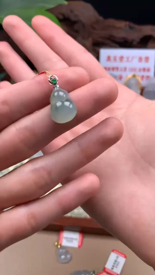 【闪购商品】翡翠颈饰18K金镶嵌葫芦