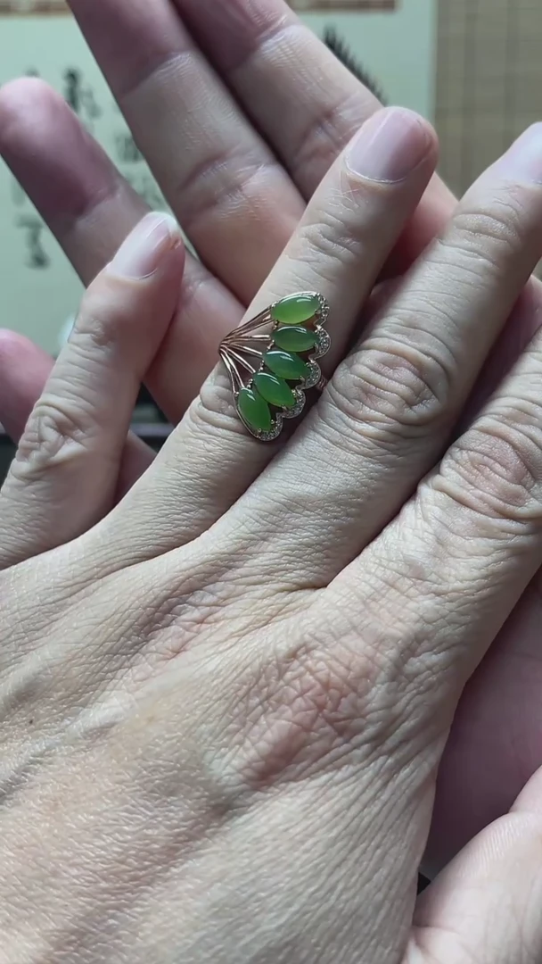 【闪购商品】和田玉戒指银S925镶嵌多蛋面碧玉戒指