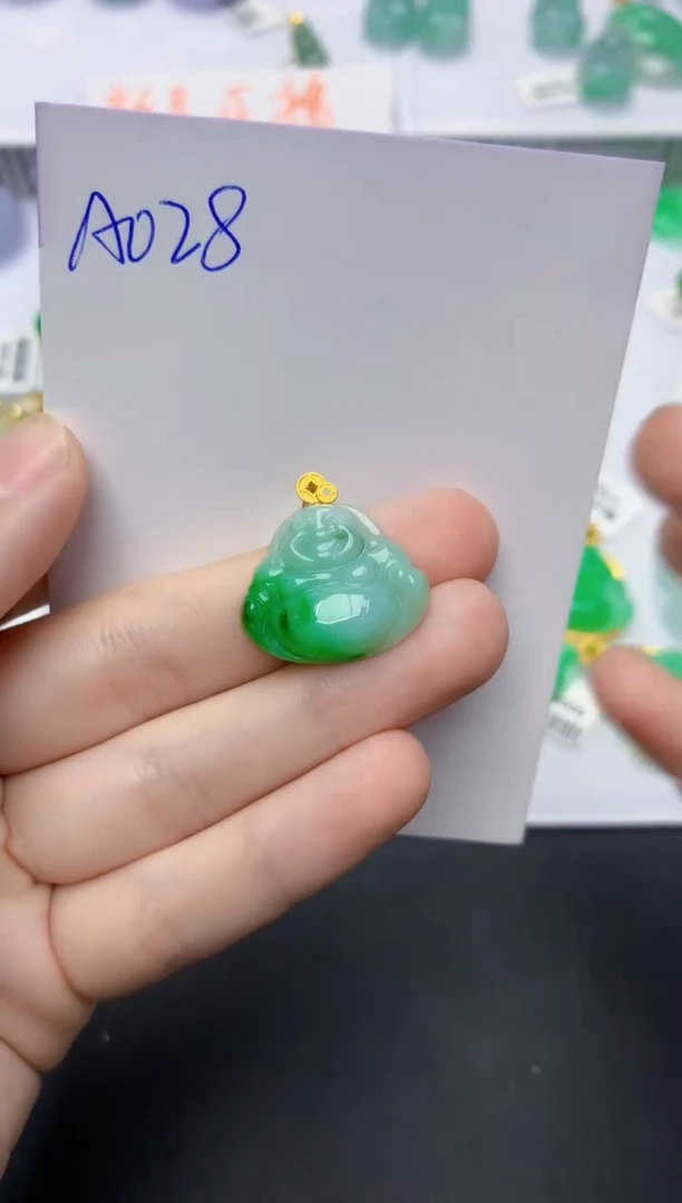 翡翠18K金镶嵌颈饰天然缅甸翡翠A货