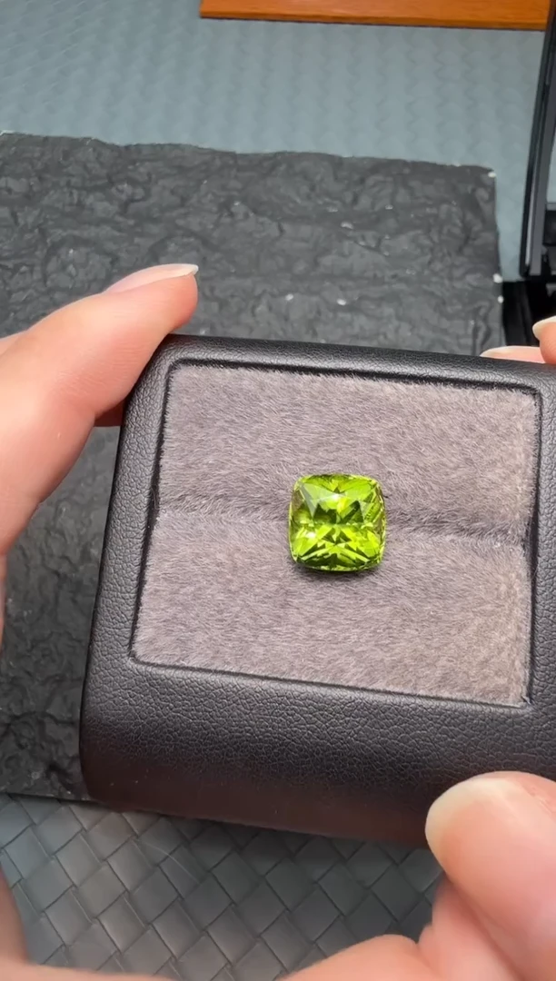 未镶嵌裸石橄榄石8.5ct-A243-1p
