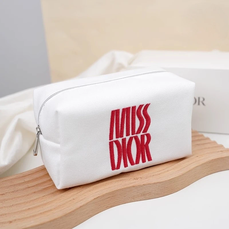 【小迪】k92（无盒）刺绣白色时尚简约收纳包便携实用精致logo刺绣