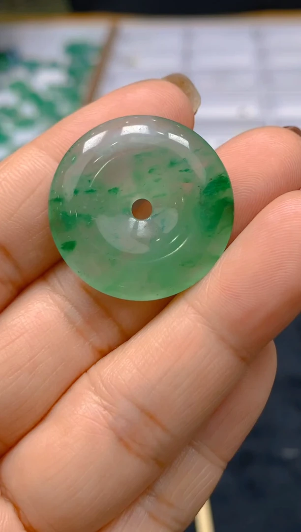 【闪购商品】石英质玉颈饰未镶嵌天然冰美人非洲翠010