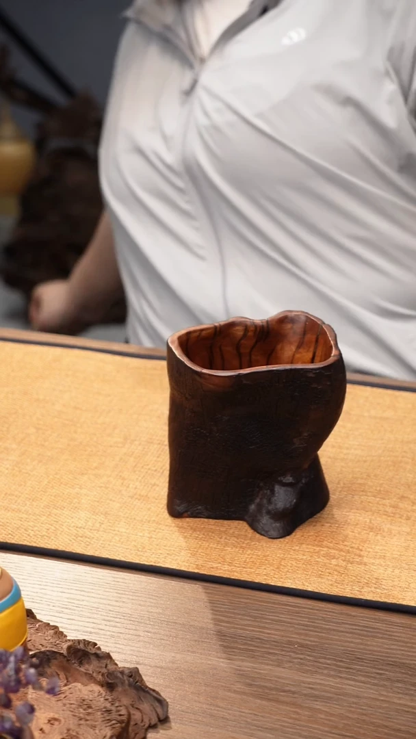 13号云小屋紫柚木笔筒