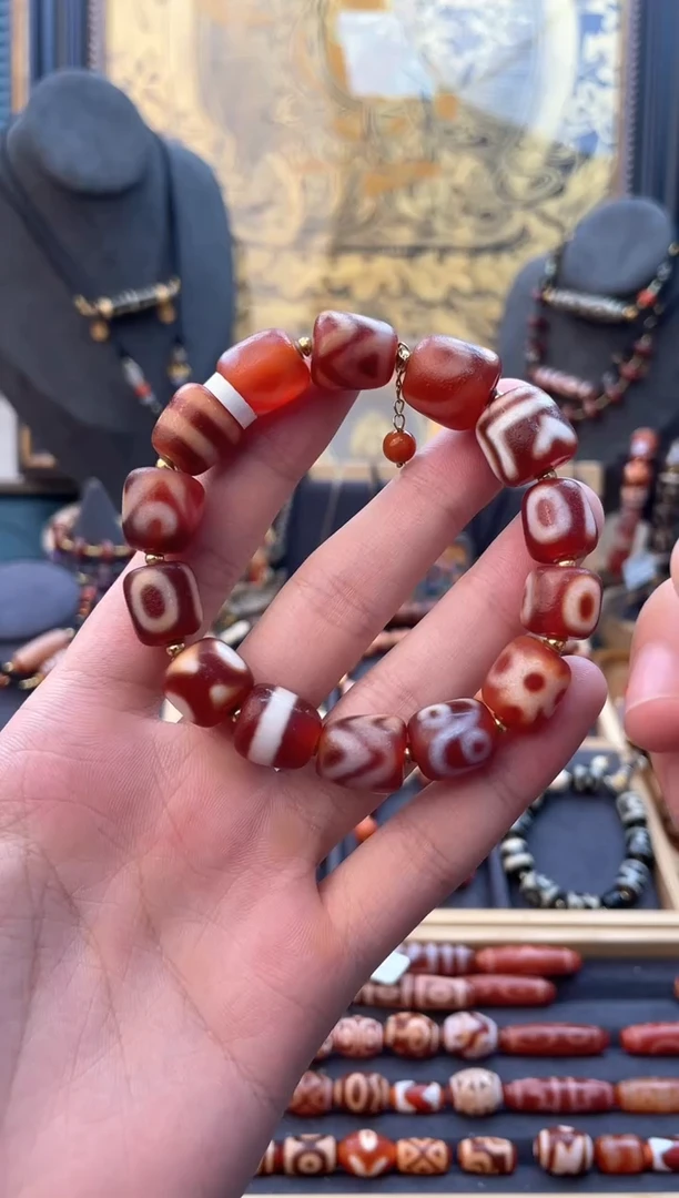 银S925镶嵌颈饰玛瑙/玉髓（覆膜）金蟾断珠手串