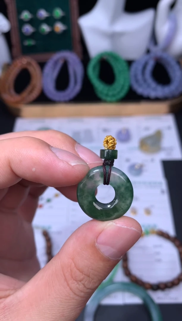 未镶嵌定制翡翠48小时鉴赏期 退货不扣服务费·