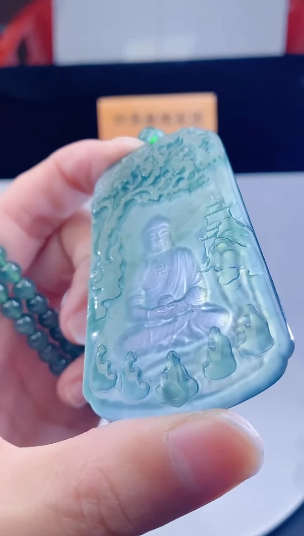 颈饰未镶嵌翡翠
