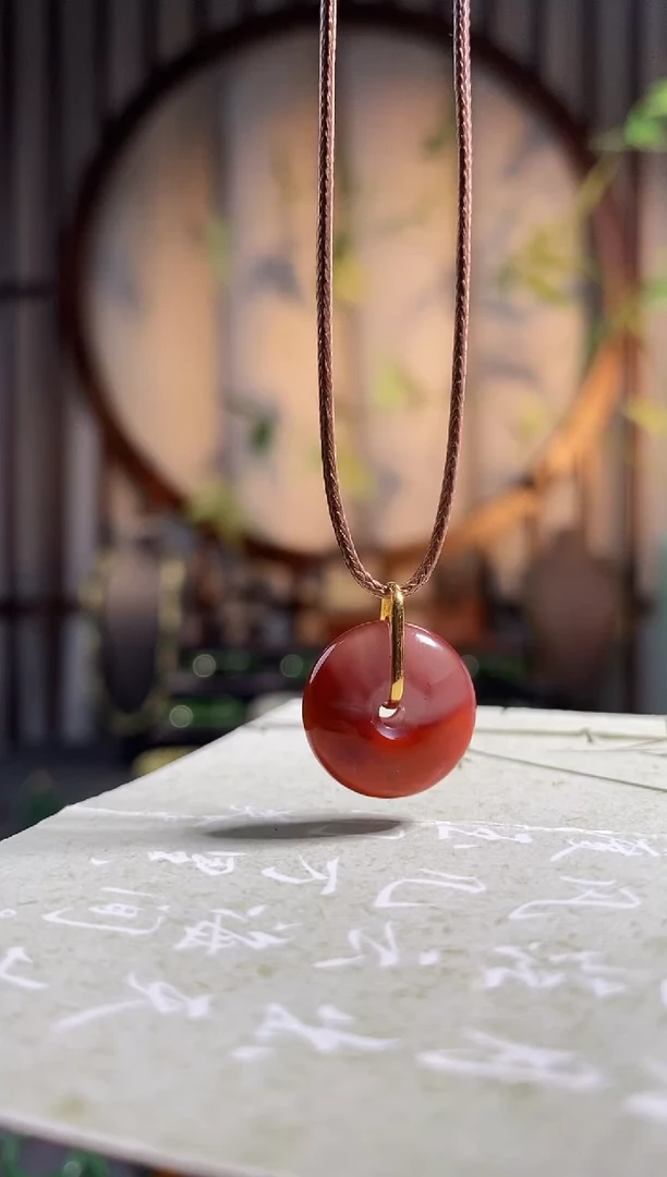 颈饰18K金镶嵌南红玛瑙❤****?，原矿南红平安扣