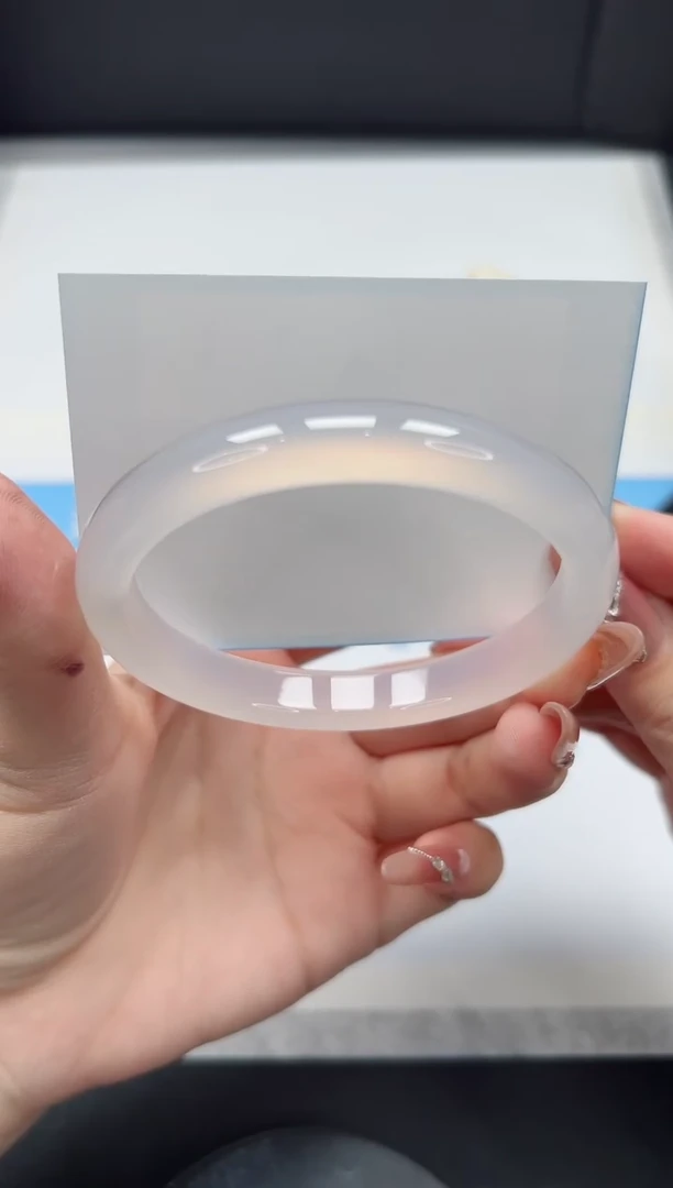 【闪购商品】石英质玉手镯未镶嵌51/62.8荔枝