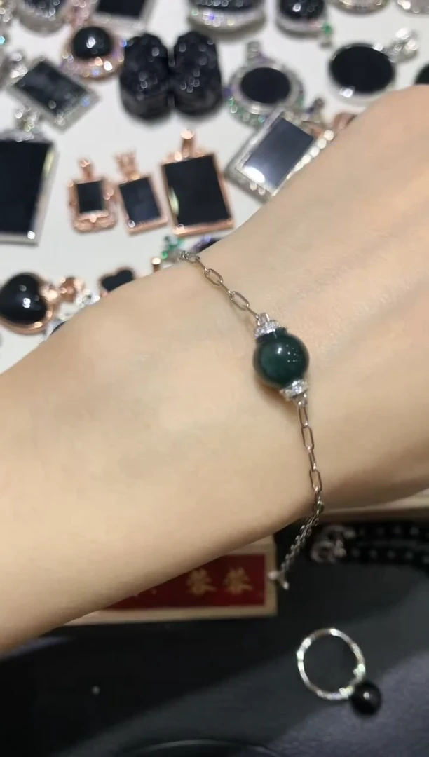 【闪购商品】翡翠吊坠(赠链)银S925镶嵌48多人多样性随机发货1件