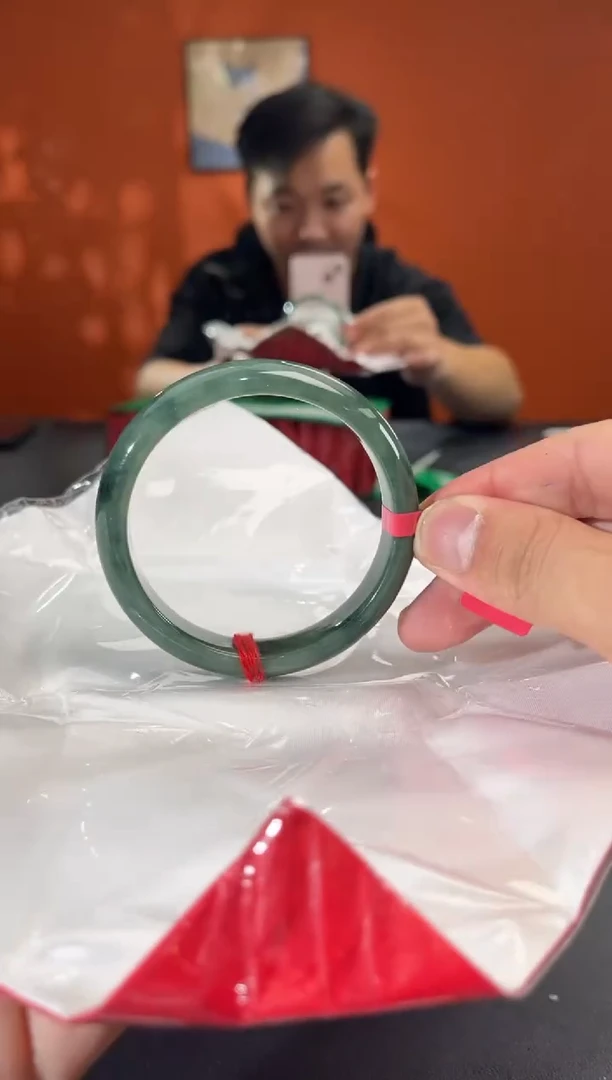 未镶嵌手镯翡翠1  56