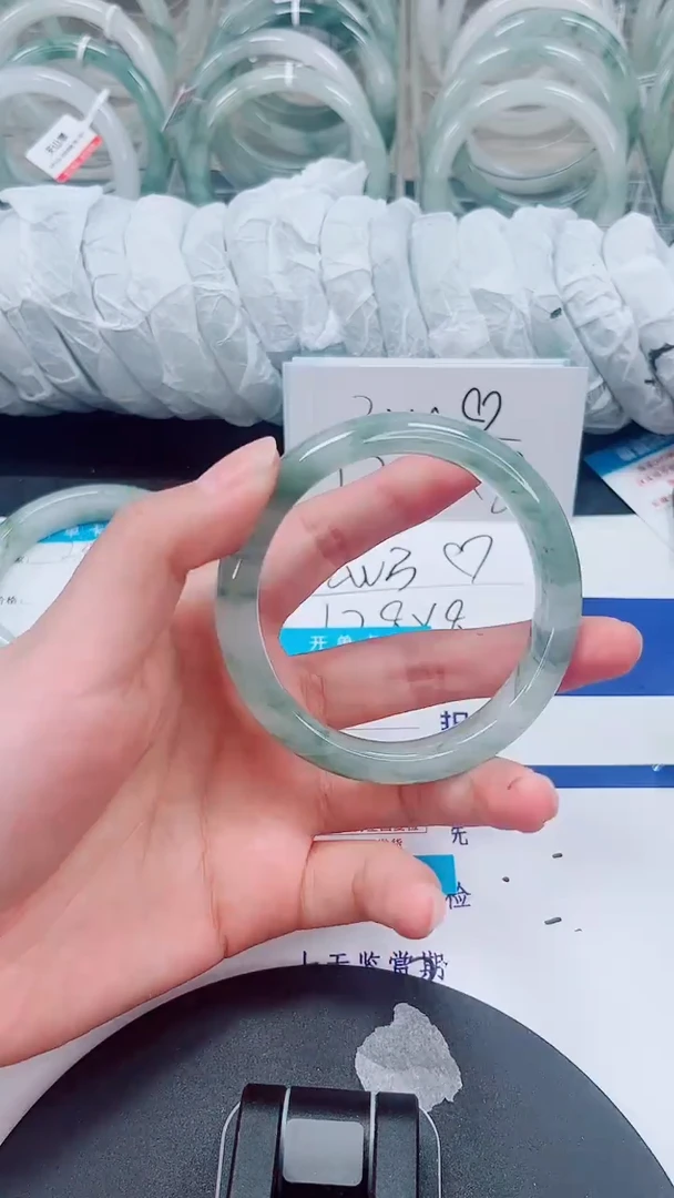 未镶嵌手镯石英质玉240-59/60