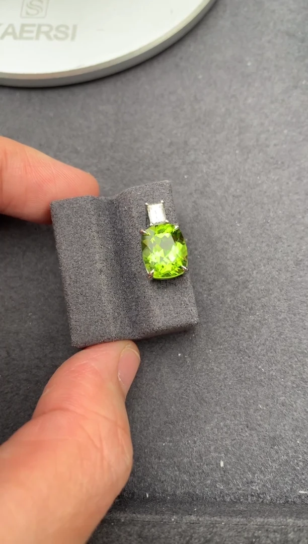 吊坠(不含链)铂Pt950镶嵌橄榄石3.4ct 橄榄石 定制 BH