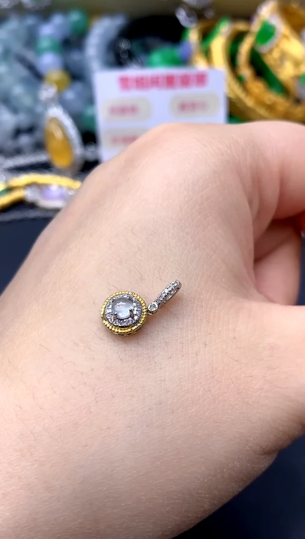 颈饰18K金镶嵌翡翠57-中国好珍宝