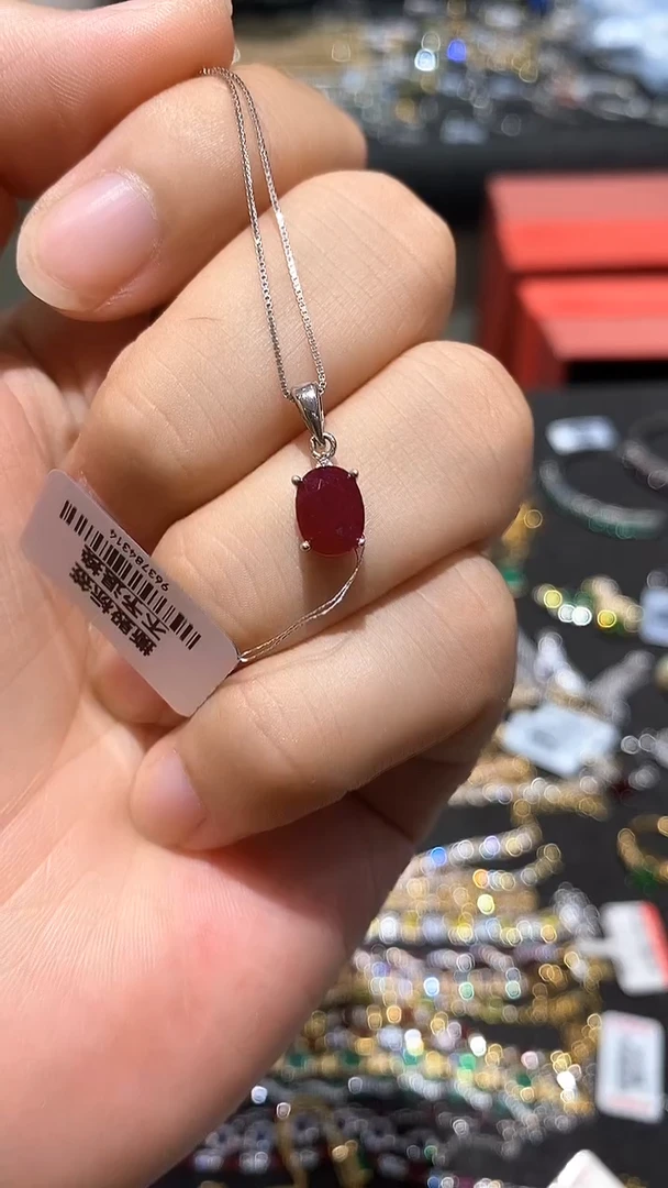 银S925镶嵌颈饰红宝石吊坠