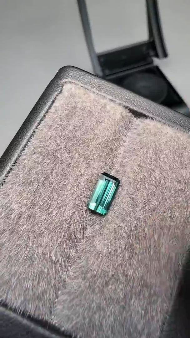 【闪购商品】碧玺拉贡未镶嵌0.8ct-A055-1p