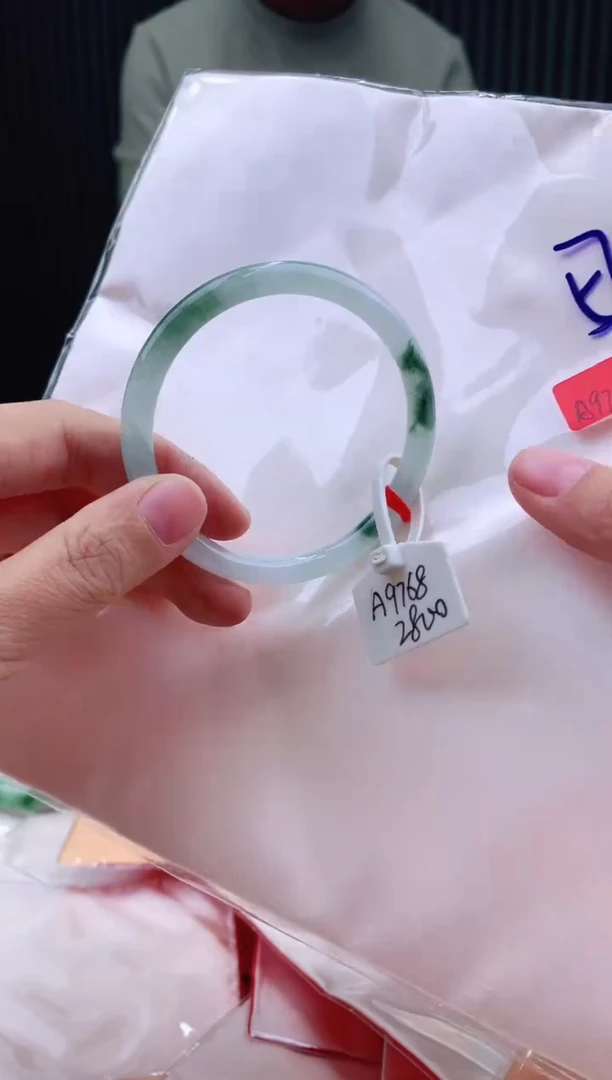 未镶嵌手镯翡翠57