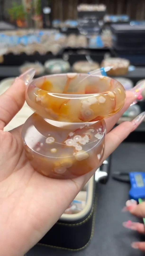 未镶嵌手镯石英质玉135(61圈赠送镯心)