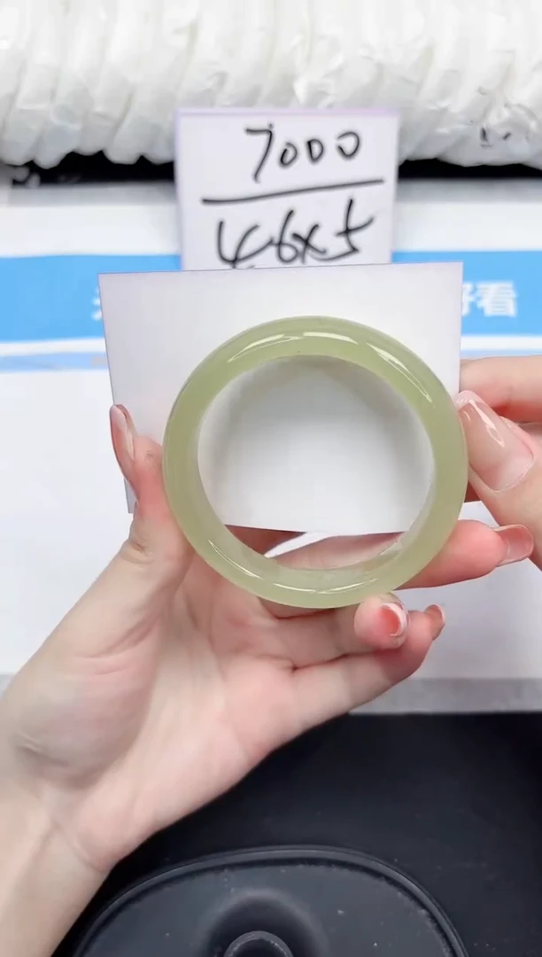 未镶嵌手镯石英质玉127-56