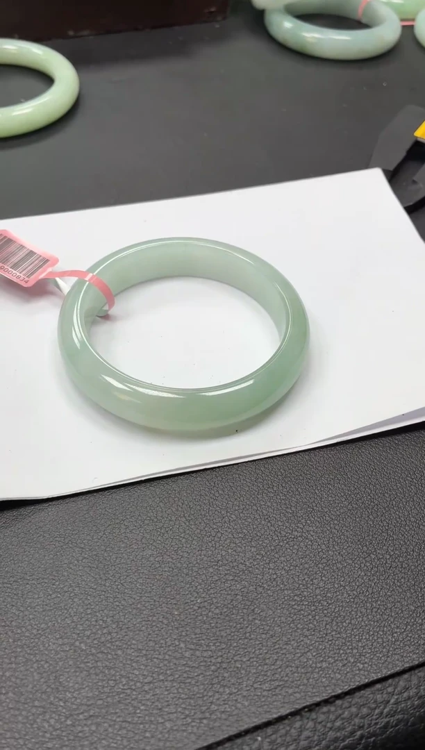 未镶嵌手镯翡翠正圈起胶渐变半山水  35号  53-54圈口