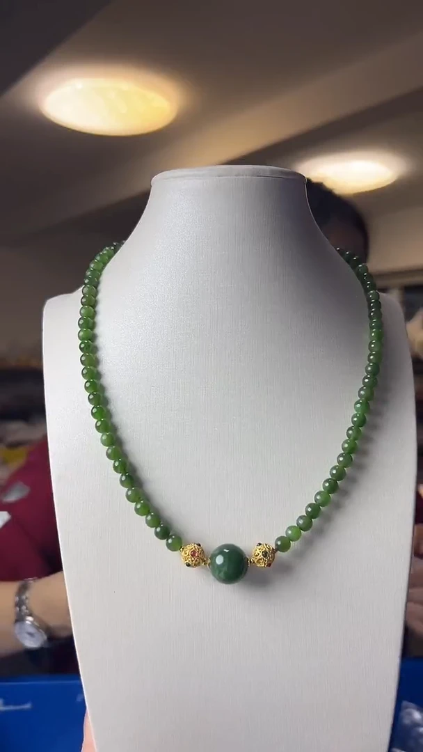 颈饰未镶嵌和田玉*微瑕*（多样性发一件）