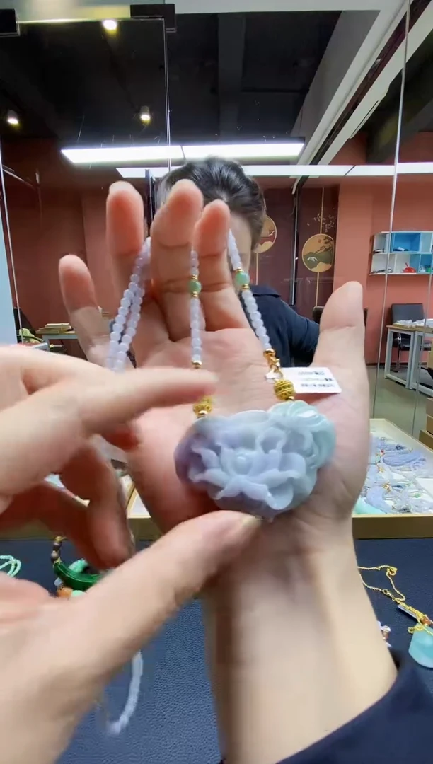 颈饰未镶嵌翡翠吊坠