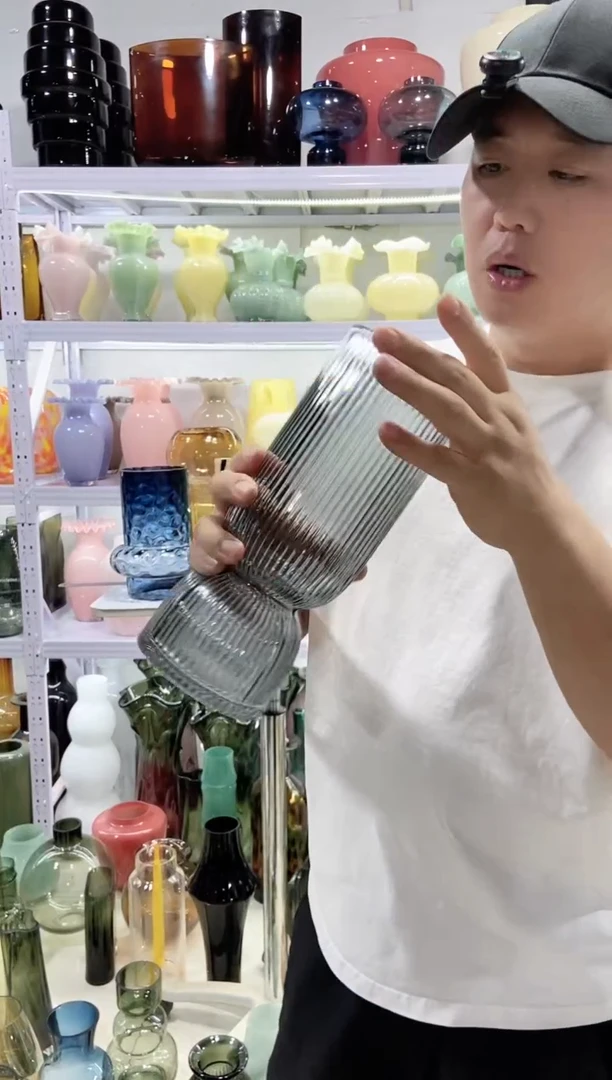 灰色竖条纹双层花瓶