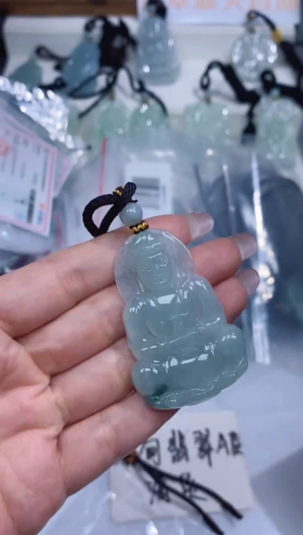 颈饰未镶嵌翡翠吊坠