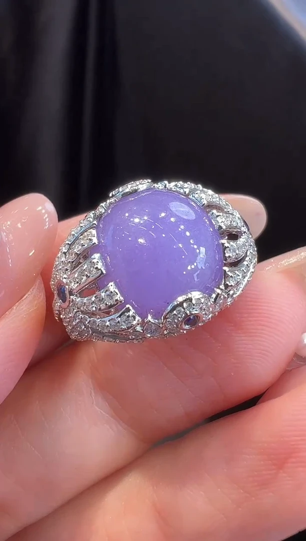 18K金镶嵌戒指翡翠戒指