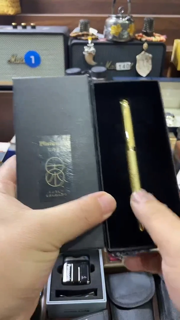 瓷片闪购商品 如图所示