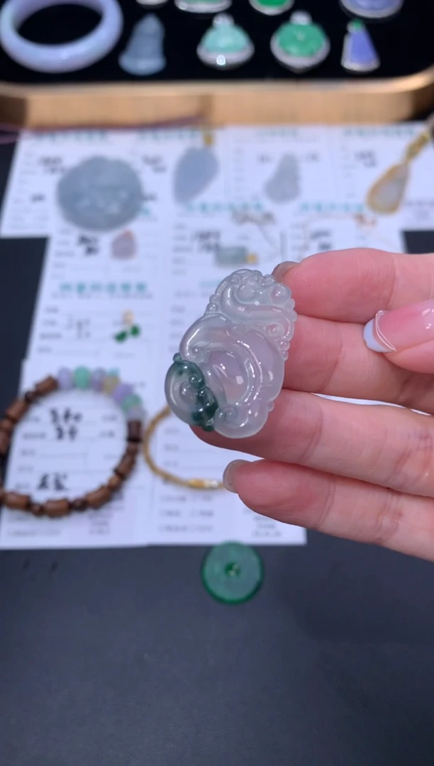 未镶嵌定制翡翠48小时鉴赏期 退货不扣服务费