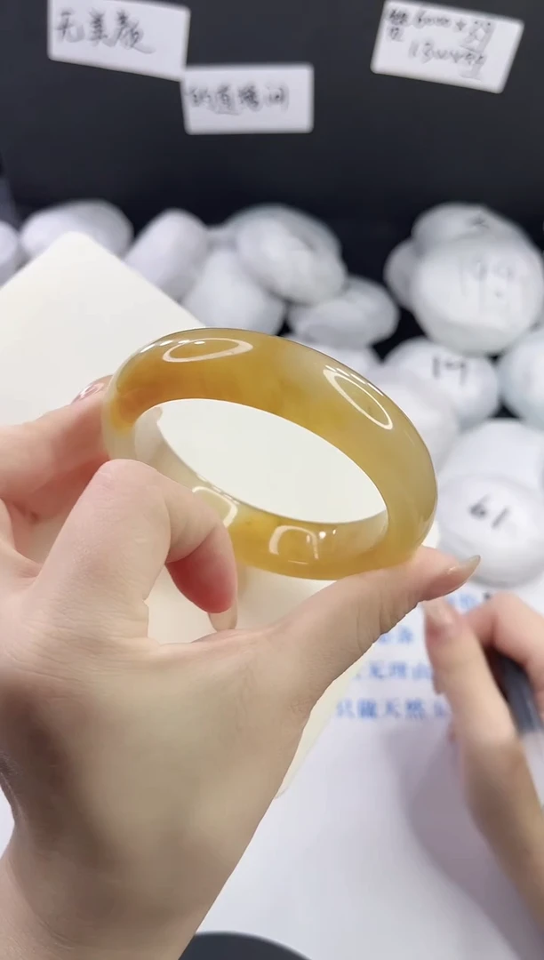 未镶嵌手镯石英质玉多样性发货L14