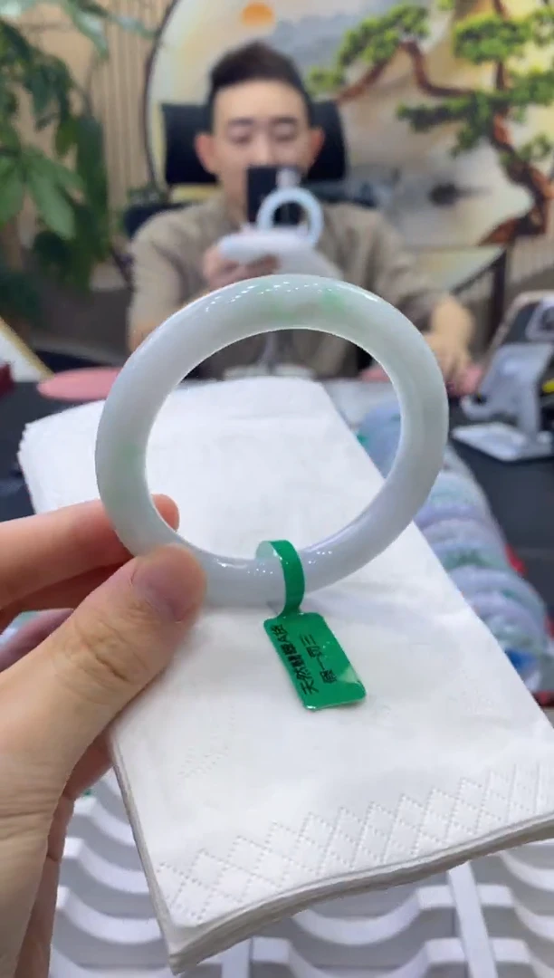 未镶嵌手镯翡翠48608
