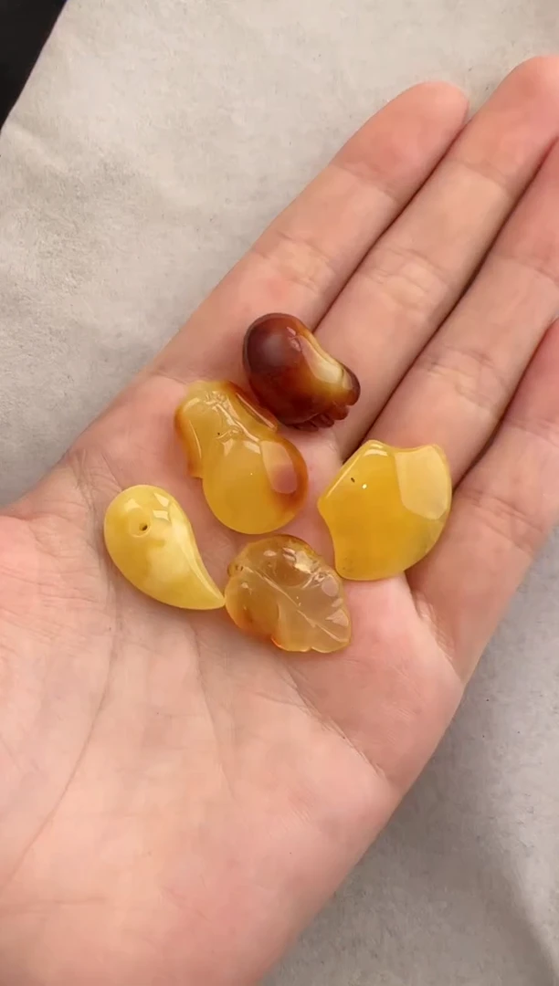 【闪购商品】琥珀裸石未镶嵌10118067-配饰五个