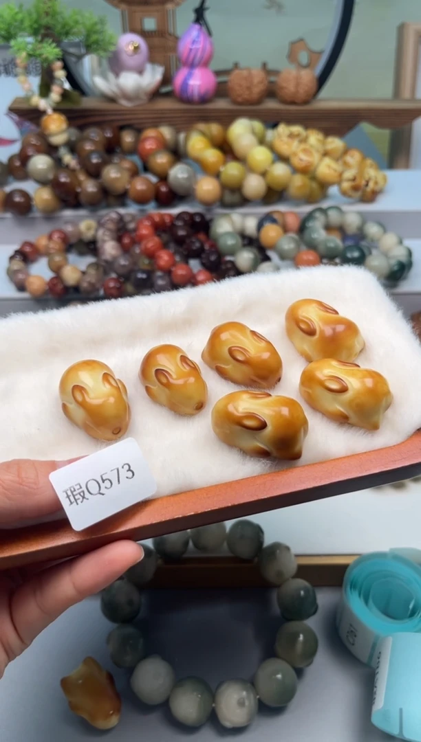 【闪购商品】菩提根/象牙果手串瑕Q573兔子20+mm一颗随机