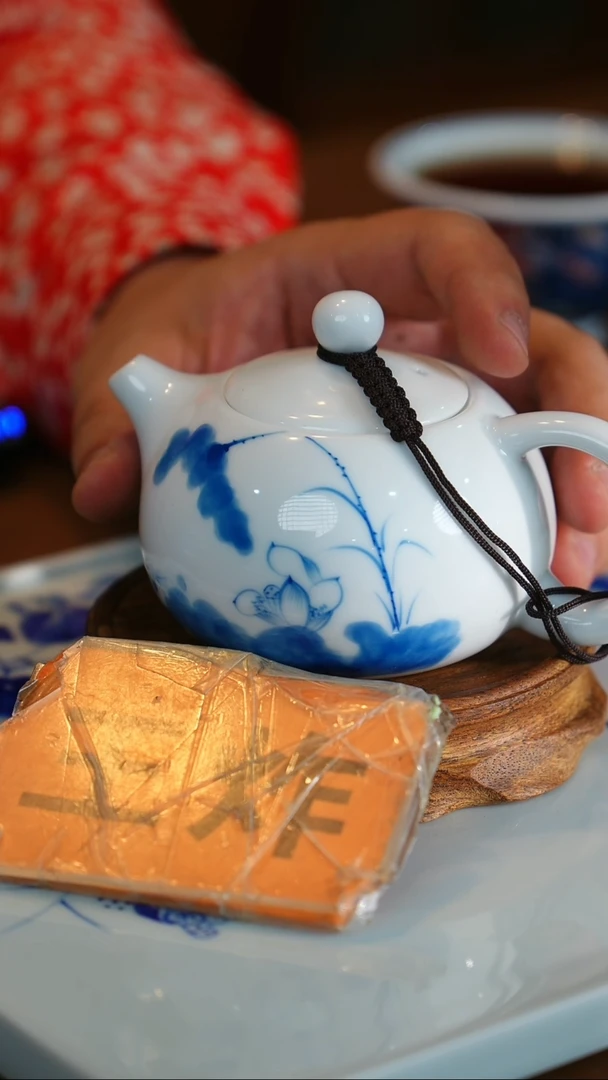 鬼才冯文携手良朋柴窑重磅呈现鬼才冯文携手良朋柴窑重磅呈现