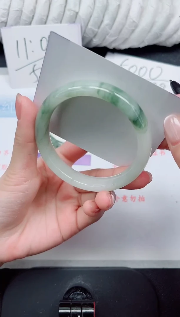 【闪购商品】石英质玉手镯未镶嵌61#59