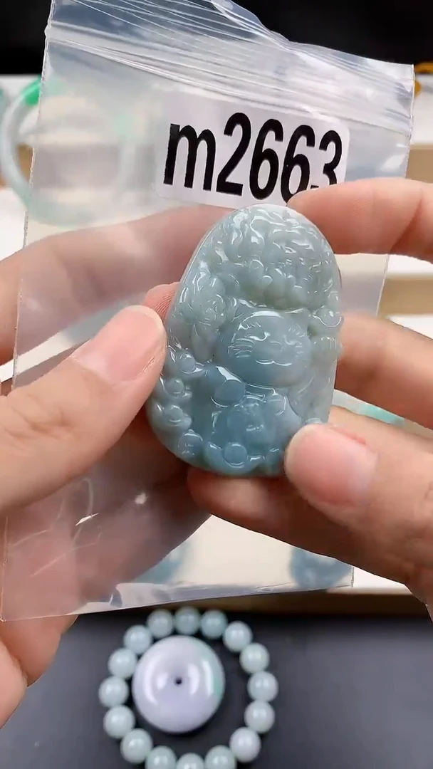颈饰未镶嵌翡翠天然翡翠吊坠挂件