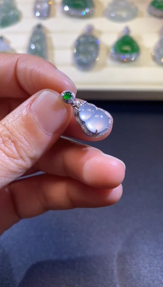 【闪购商品】翡翠吊坠(不含链)18K金镶嵌缅甸天然A货翡翠