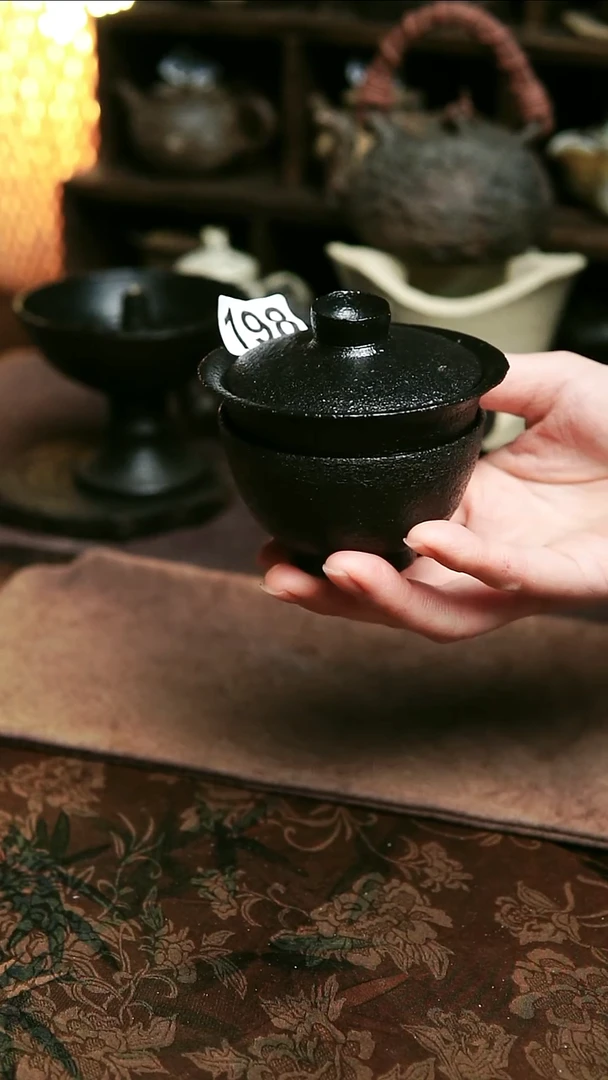 紫砂全手工黑色盖碗80毫升加杯